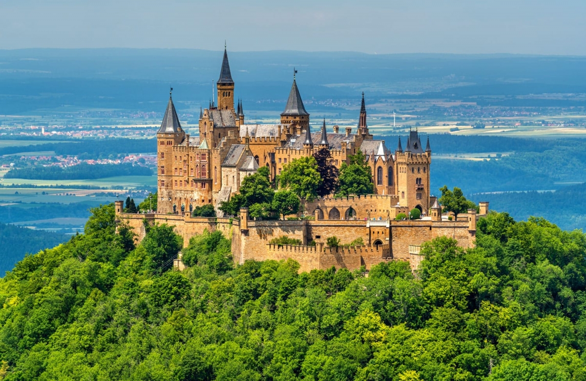 埃爾茨城堡（德語：Burg Eltz）是德國的一座中世紀時期城堡 ...