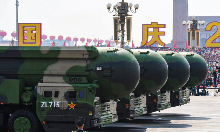 2024-09-25
中國火箭軍今天（25日）首次向太平洋進行了洲際彈道飛彈的發射試驗 ...