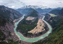 2025-12-17

川普關稅回魂
美國再掀貿易風暴　全球市場神經緊繃

日本對美出口翻...