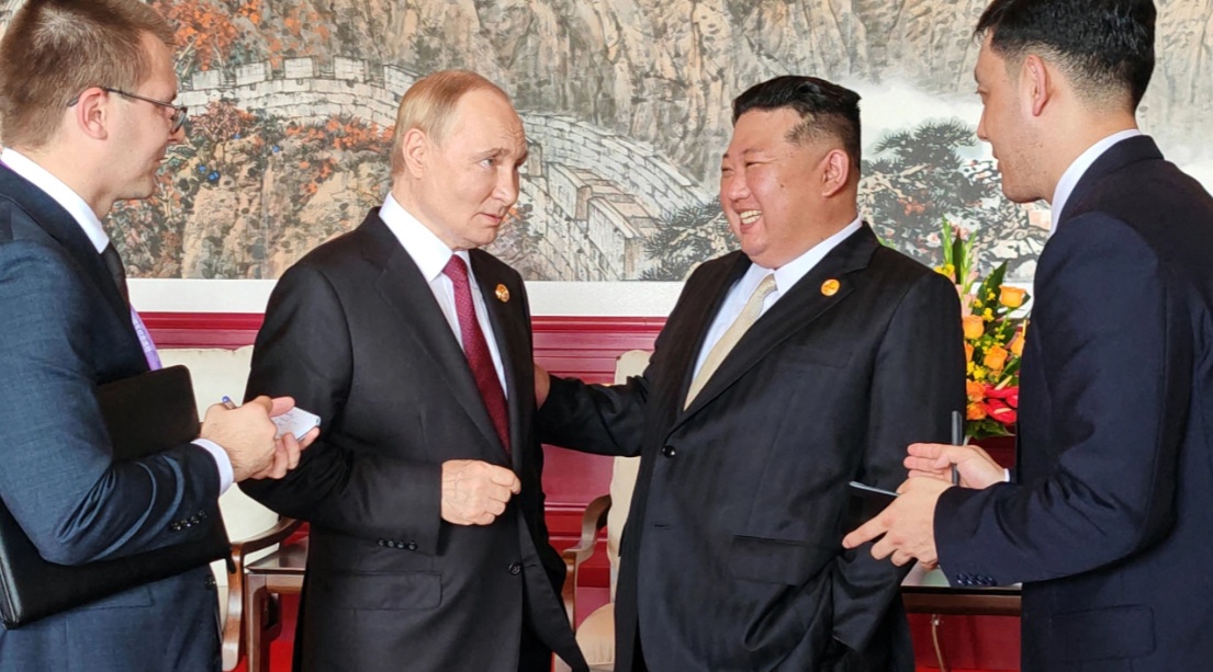 2025-12-25
普丁向金正恩發出溫馨的新年賀詞，強調了俄羅斯和北韓之間的牢固友誼...