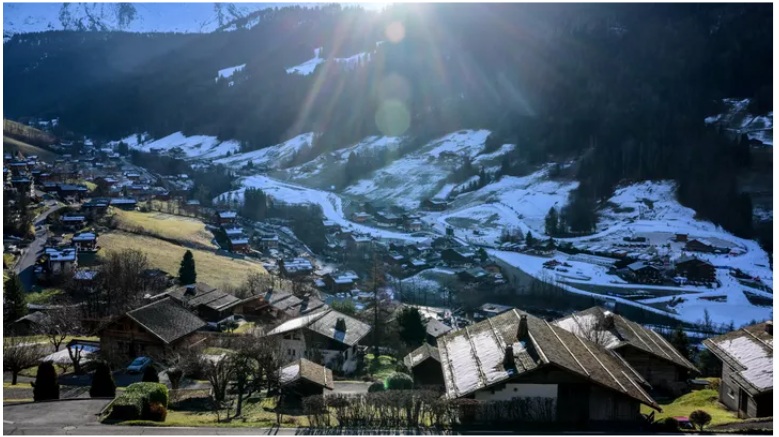 2025-12-27
物價越來越高，雪卻越來越少 …… 然而，法國的山區卻擠滿了度假者...