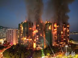 2025-12-27
香港的一場大火發生前，政府忽視了居民對不良建材和腐敗行為的警告。居民曾經提醒...