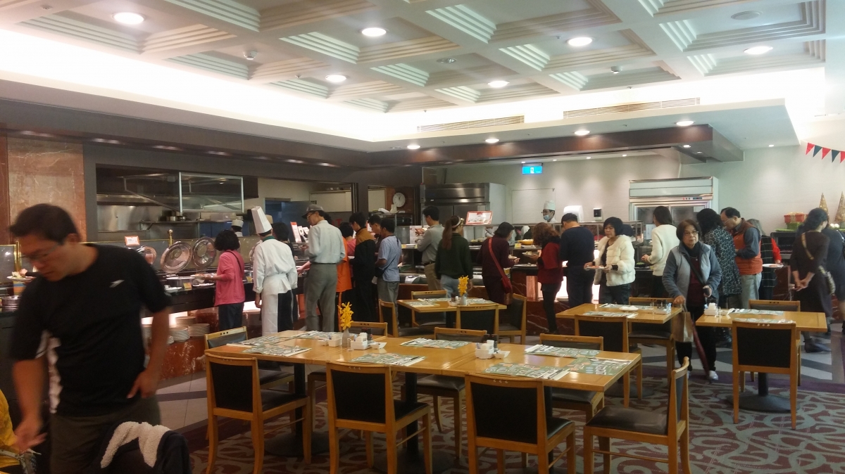 餓 - 長榮桂冠 咖啡廳 自助餐呷到飽 in ACTION ! ...